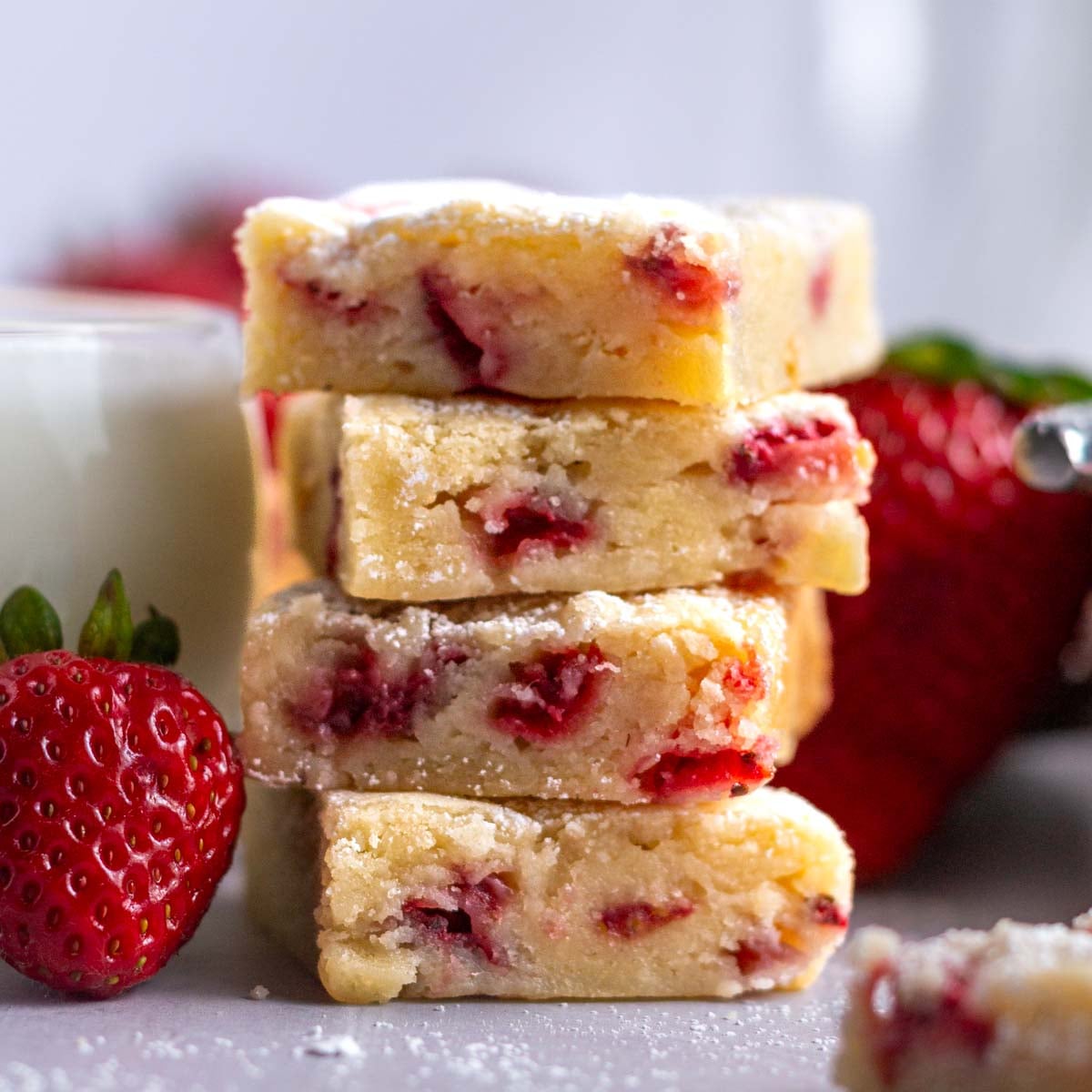 Strawberry Blondies: Jam vs. Fresh Berries for Ultimate Flavor